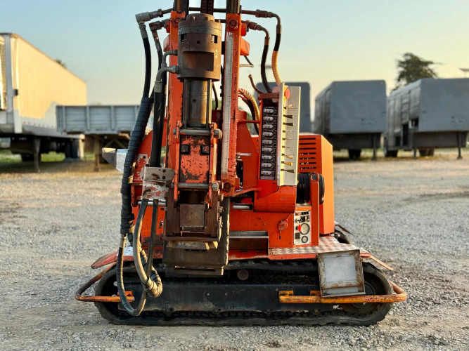 2011 Hincadora PAUSELLI 700 con Martillo Hidráulico INDECO