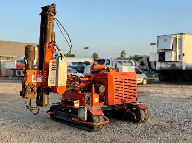 2011 Hincadora PAUSELLI 700 con Martillo Hidráulico INDECO