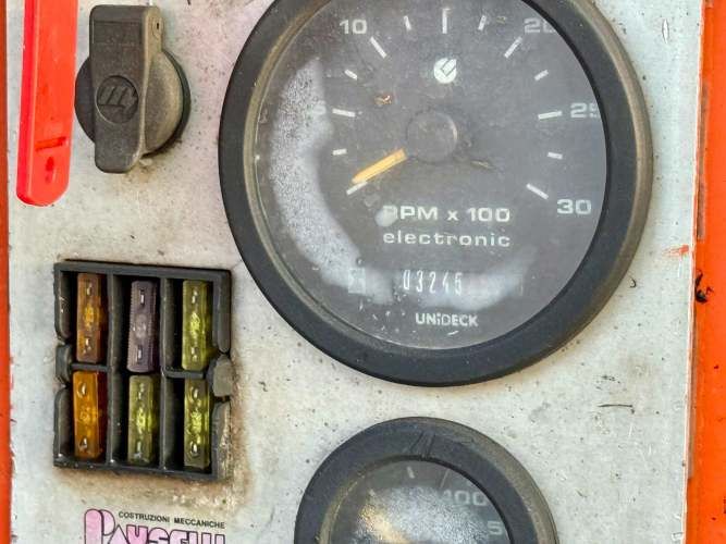 2011 Hincadora PAUSELLI 700 con Martillo Hidráulico INDECO