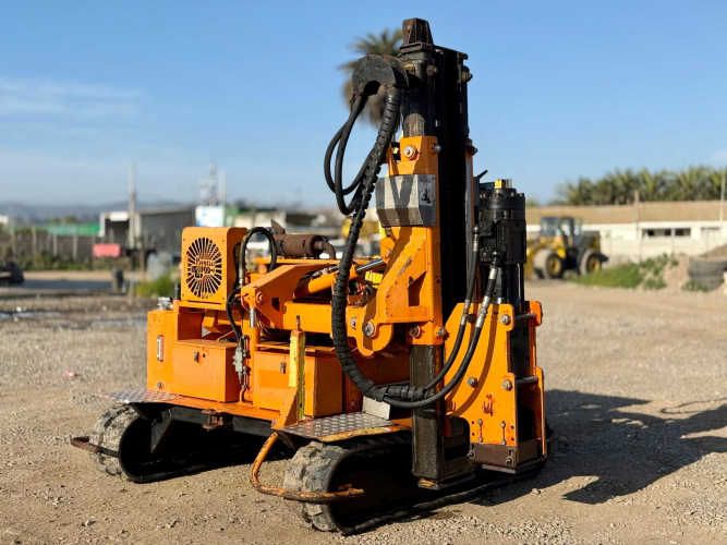 2015 Hincadora PAUSELLI 900 con Martillo Hidráulico INDECO HP900