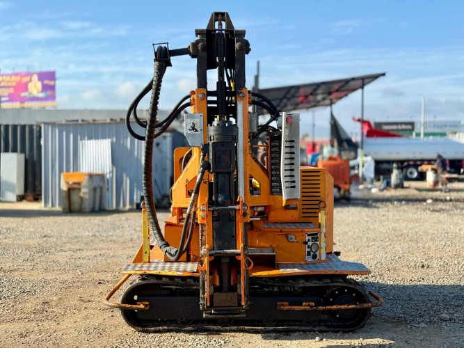 2015 Hincadora PAUSELLI 900 con Martillo Hidráulico INDECO HP900