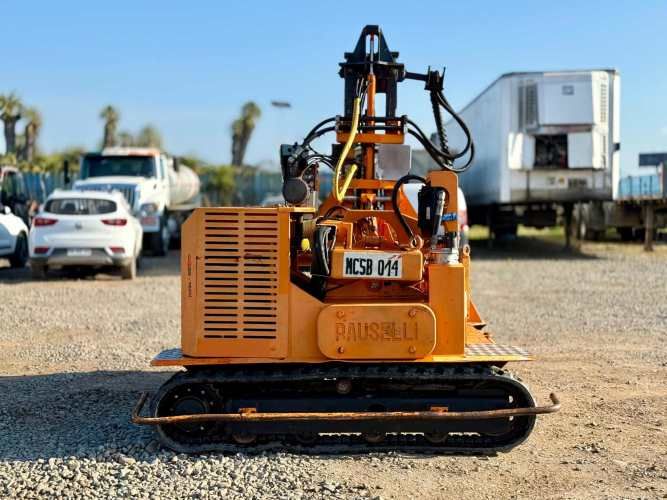 2015 Hincadora PAUSELLI 900 con Martillo Hidráulico INDECO HP900