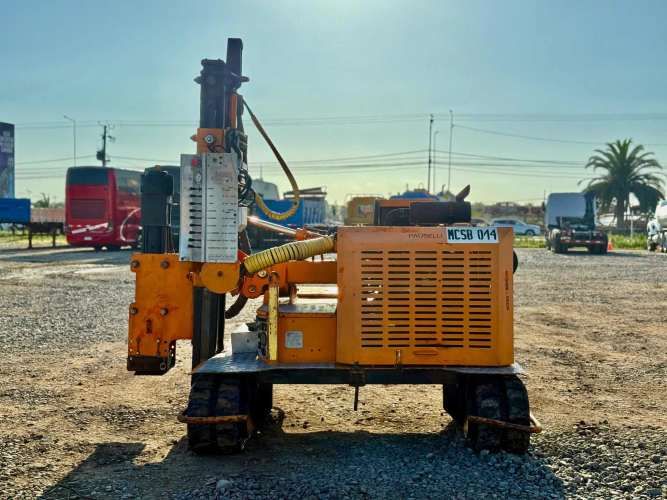 2015 Hincadora PAUSELLI 900 con Martillo Hidráulico INDECO HP900