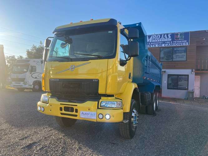 2021 Volvo VM 330