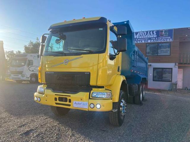2021 Volvo VM 330