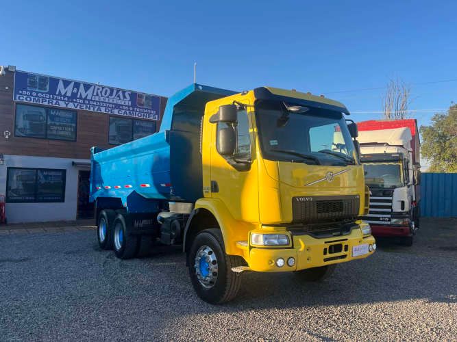 2021 Volvo VM 330