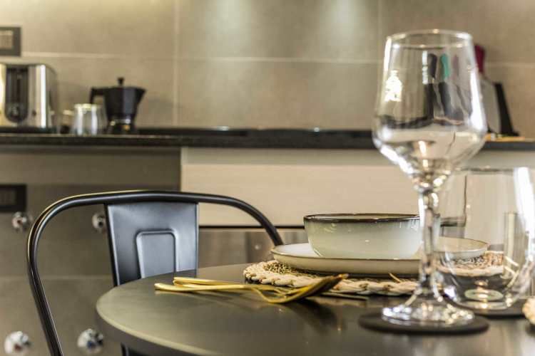 CENTRICO DEPARTAMENTO AMOBLADO  (119935)