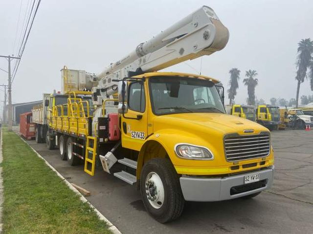 CAMION FREIGHTLINER M2 106 6X4 AÑO 2024 CON HIDROELEVDOR ALTEC AN50