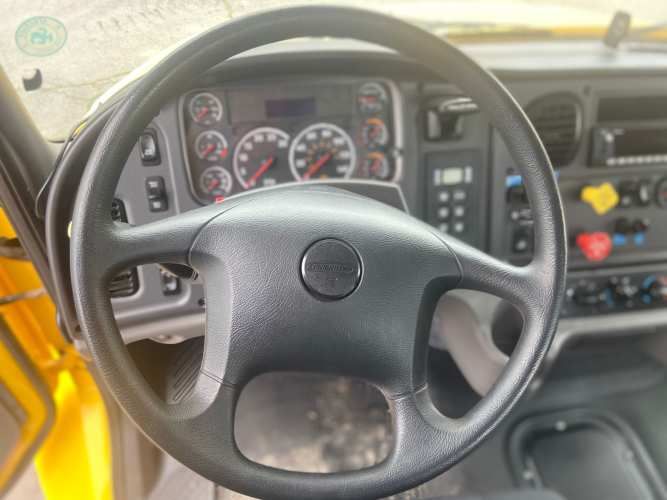 CAMION FREIGHTLINER M2 106 6X4 AÑO 2024 CON HIDROELEVDOR ALTEC AN50