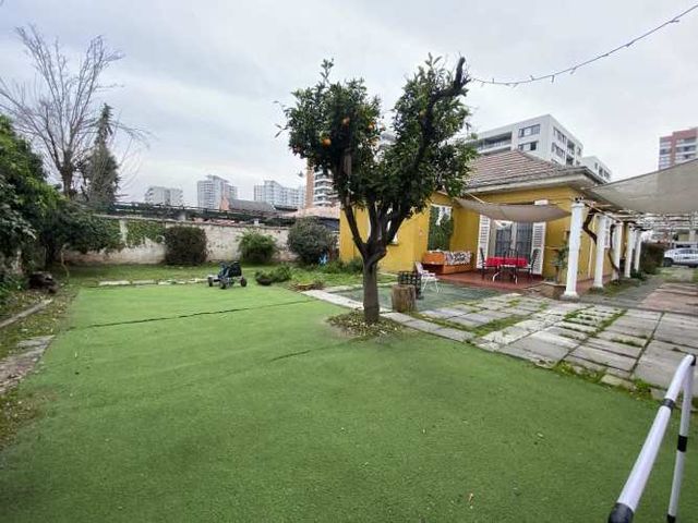 CASA EN MACUL AMPLIA Y BIEN UBICADA CON PATIO GRANDE