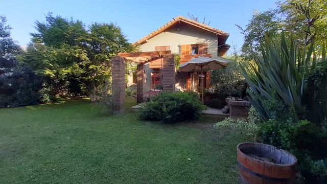 GRAN OPORTUNIDAD CASA LA REINA 600 M2 PATIO