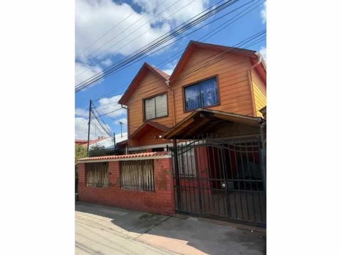 Amplia casa en Los Prados Dos,Puente Alto