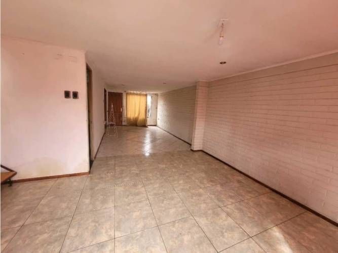 Amplia casa en Los Prados Dos,Puente Alto