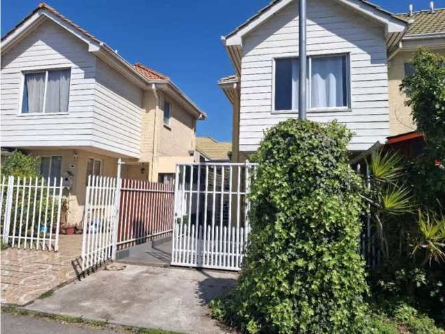 Se vende casa Altos del Raco, Puente Alto. OPORTUNIDAD!!