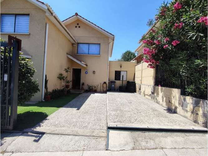 SE VENDE HERMOSA CASA, SECTOR MACUL ALTO, LA FLORIDA