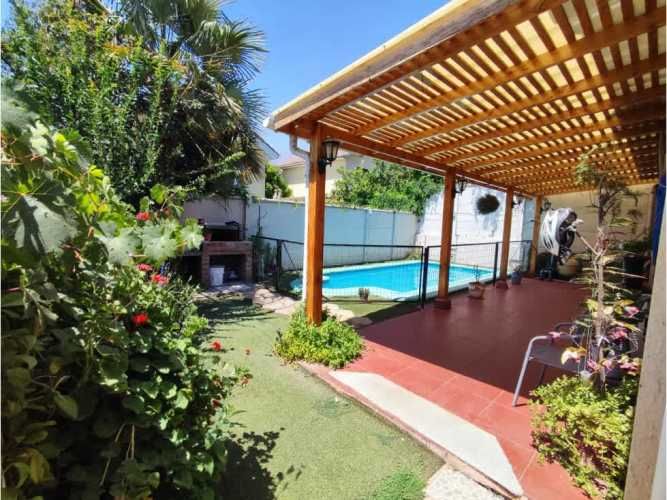 SE VENDE HERMOSA CASA, SECTOR MACUL ALTO, LA FLORIDA