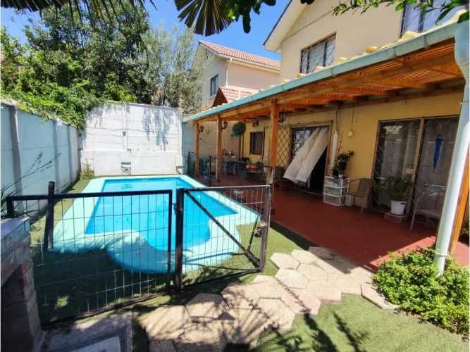 SE VENDE HERMOSA CASA, SECTOR MACUL ALTO, LA FLORIDA