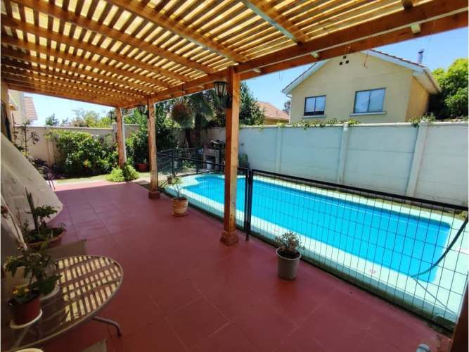 SE VENDE HERMOSA CASA, SECTOR MACUL ALTO, LA FLORIDA