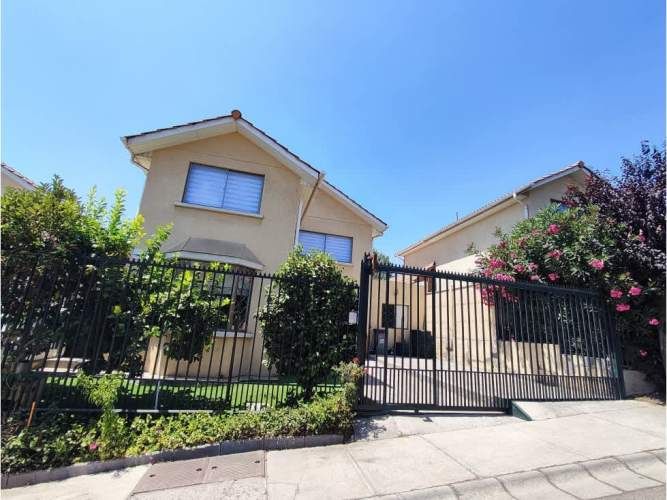 SE VENDE HERMOSA CASA, SECTOR MACUL ALTO, LA FLORIDA