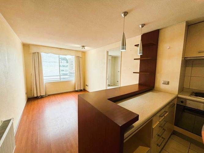 Arriendo  depto edificio Plaza Vista (7767)