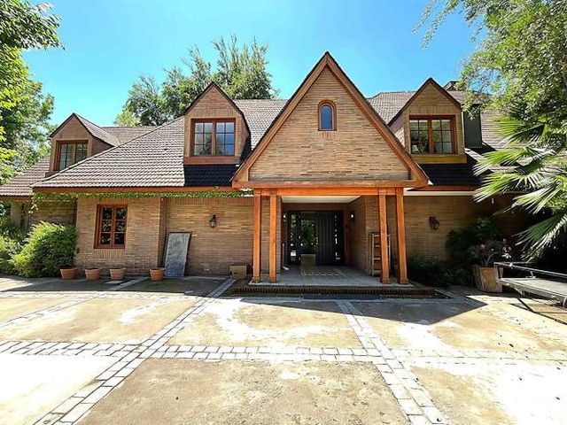 Arriendo casa  Condominio Lomas de la Dehesa (120140)