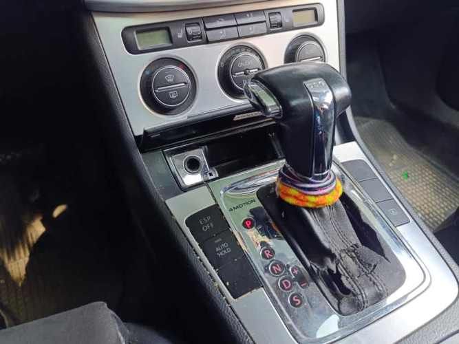 VOLKSWAGEN PASSAT 2007