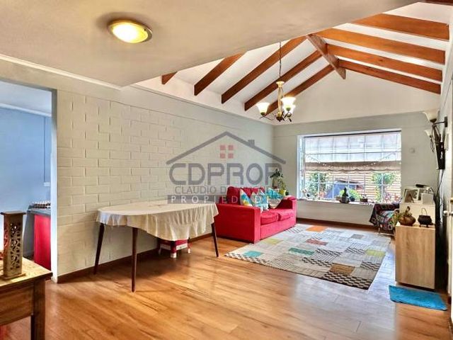 OPORTUNIDAD: casa segura, aislada, 3d, 2b, 2 estacionamientos