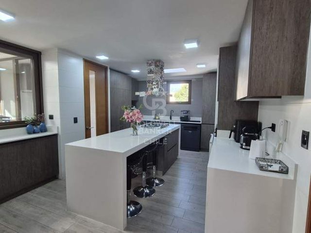 Cocina Amplia - Condominio Alkura - Chicureo