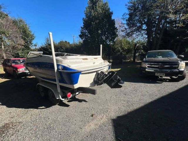 Lancha Glastron 20.5