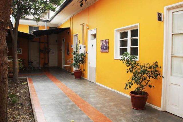 EXCELENTE UBICACIÓN: CASA AGUSTINAS CON CUMMING: 420 mt2 T / 360 mt2 Construidos