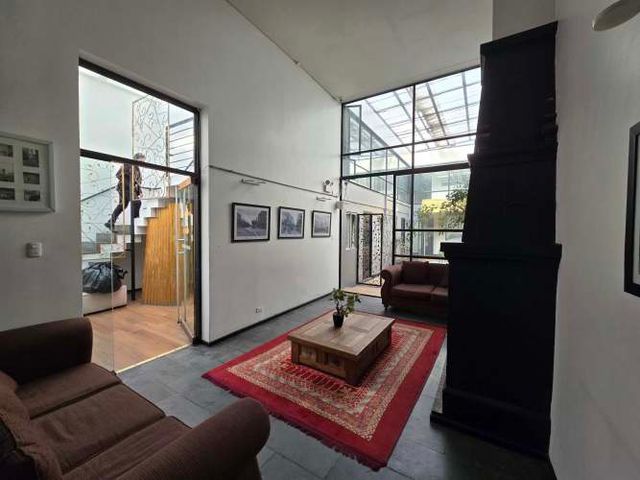 ARRENDAMOS CASA -HOTEL, FRENTE PATIO BELLAVISTA. 100% OPERATIVA