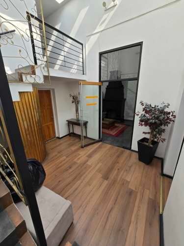 ARRENDAMOS CASA -HOTEL, FRENTE PATIO BELLAVISTA. 100% OPERATIVA