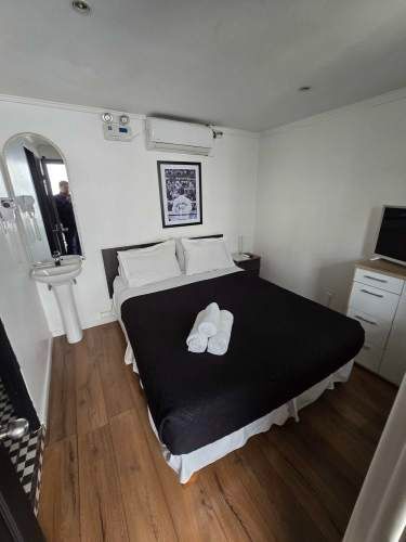 ARRENDAMOS CASA -HOTEL, FRENTE PATIO BELLAVISTA. 100% OPERATIVA