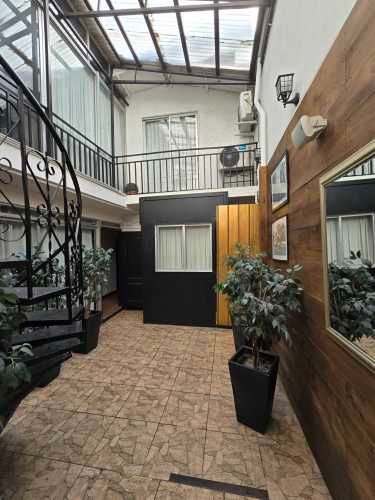 ARRENDAMOS CASA -HOTEL, FRENTE PATIO BELLAVISTA. 100% OPERATIVA