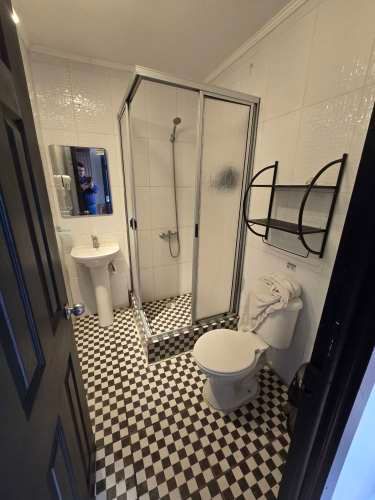 ARRENDAMOS CASA -HOTEL, FRENTE PATIO BELLAVISTA. 100% OPERATIVA