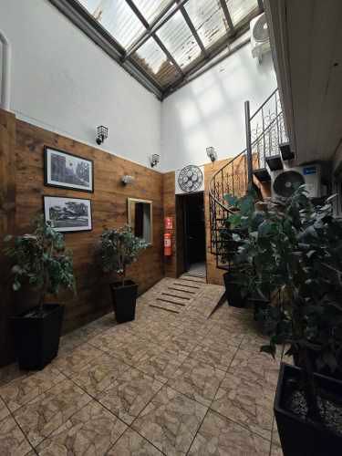 ARRENDAMOS CASA -HOTEL, FRENTE PATIO BELLAVISTA. 100% OPERATIVA