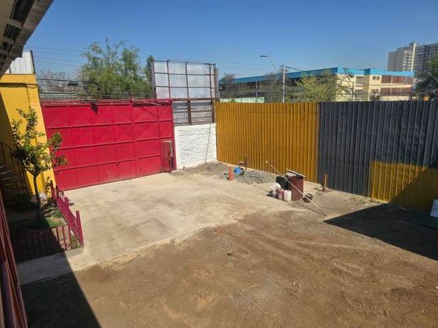 PROPIEDAD INDUSTRIAL 1.150 m2 CON OFICINAS: CERCA AUTOPISTA CENTRAL