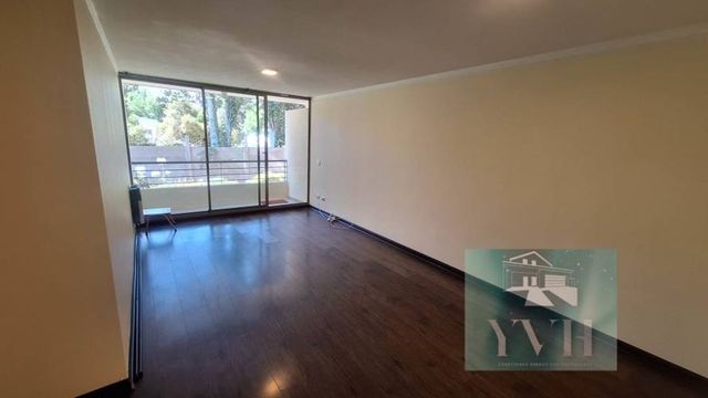 Venta Departamento amplio y luminoso con terraza – 3D 2B E B– 92 m² útiles Huechuraba