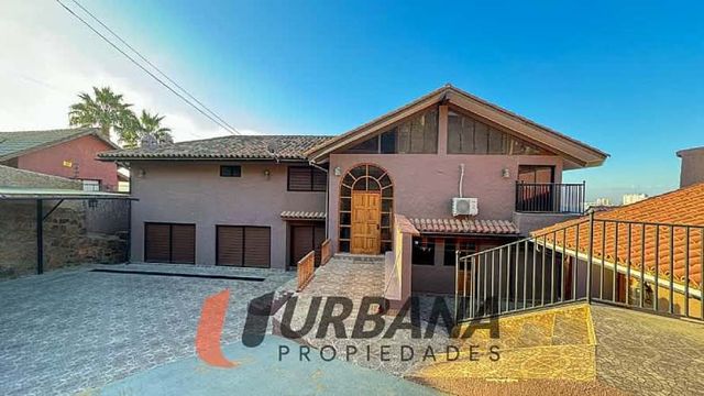 Casa OPORTUNIDAD! HERMOSA Y AMPLIA CASA EN LA HERRADURA