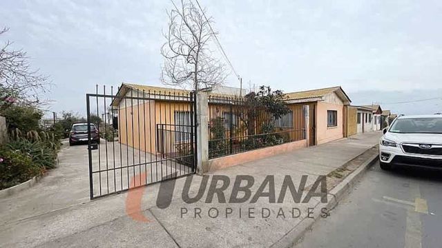 Casa CASA CON AMPLIO TERRENO EN AV. ARGENTINA LAS COMPAÑIAS