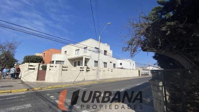 Casa AMPLIA CASA EN SECTOR COMERCIAL COQUIMBO