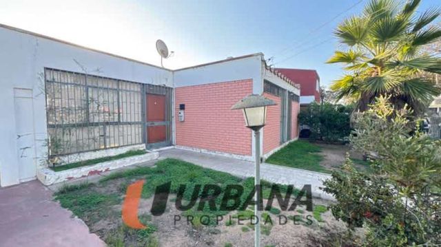 Casa AMPLIA CASA CON EXCELENTE UBICACIÓN EN SECTOR LOS PERALES