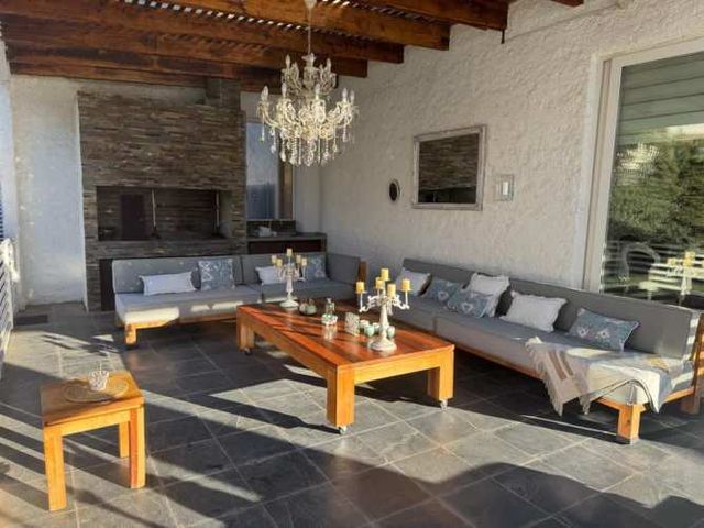 CASA Increible casa mediterránea en exclusivo condominio Los Lirios