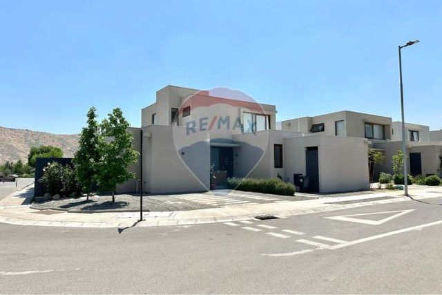 Elegante casa esquina aguas claras