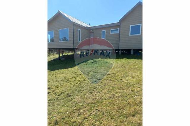 Se vende linda casa con parcela quebrada honda