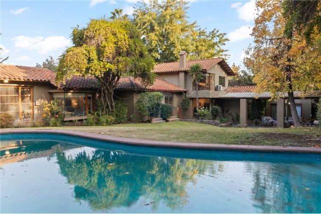 Exclusiva casa colonial en lo barnechea