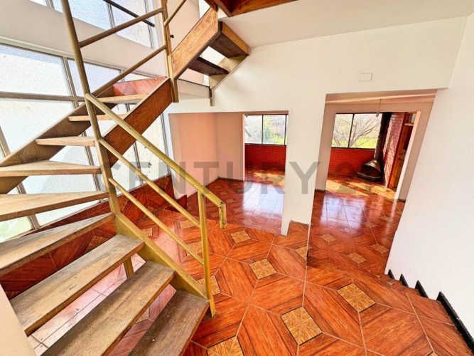 Se vende casa con potencial comercial en Peñuelas