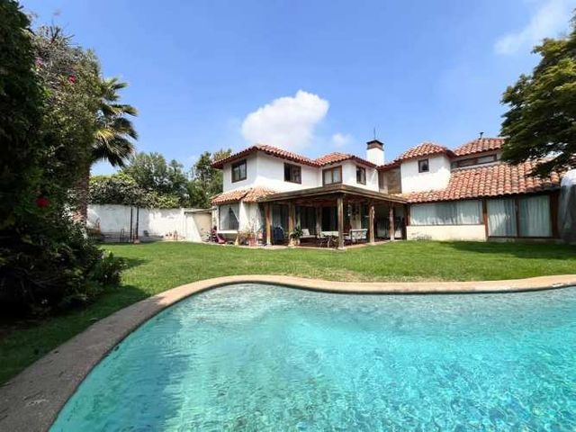 CASA Francisco Bulnes correa/ Carlos peña Otaegui