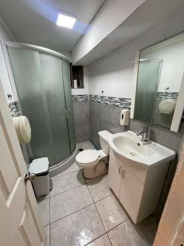 Se vende amplia casa, sector La Pampa, 5D,2B,1E, valor UF2.450