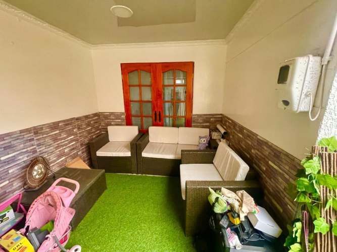 Se vende amplia casa, sector La Pampa, 5D,2B,1E, valor UF2.450